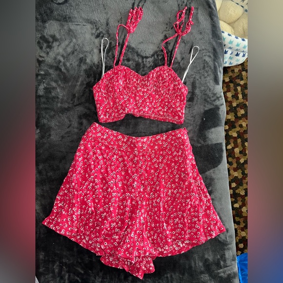 Princess Polly Carly Set in Red Size 2 - Picture 14 of 15